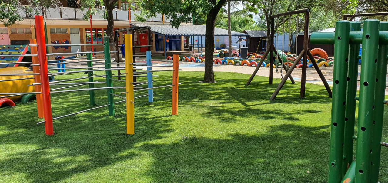 artifical grass for play area