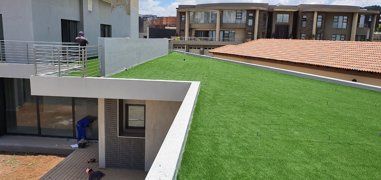 synthetic grass for roof top