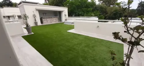 synthetic grass on roof top